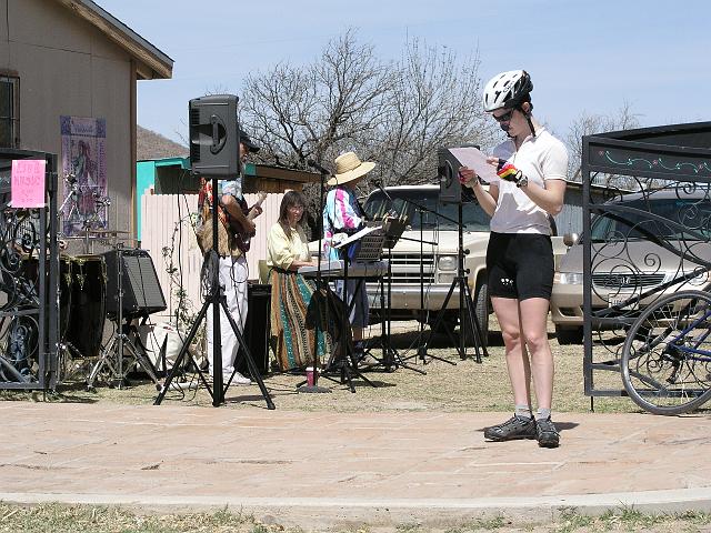 P3251442.JPG - Arivica just happened to be having their annual music festival as we were bike through.