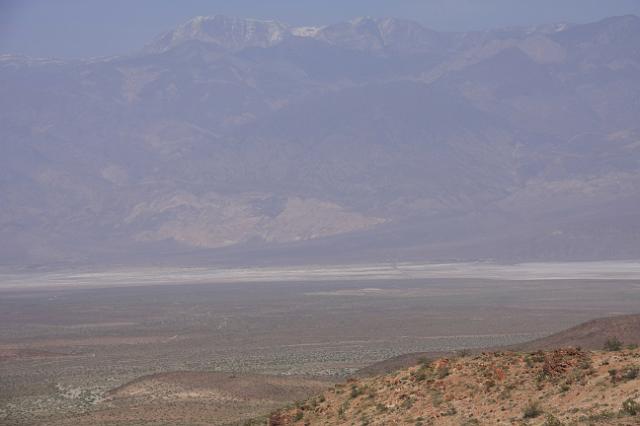 IMG_7130.JPG - Looking into Death Valley.