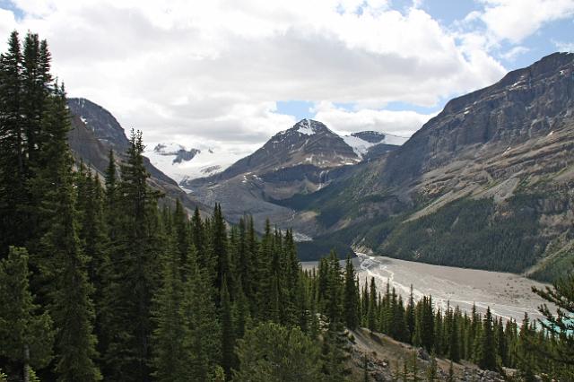 IMG_2479.JPG - Glacial runoff feeding into Peyto Lake.