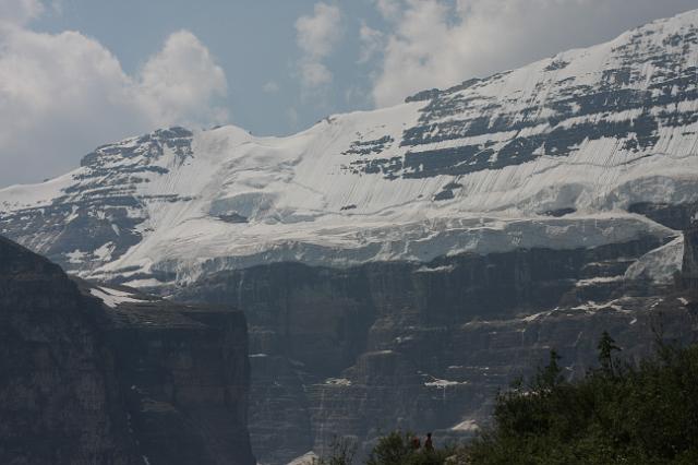 IMG_2980.JPG - Along the Plain-of-Six Glaciers trail.