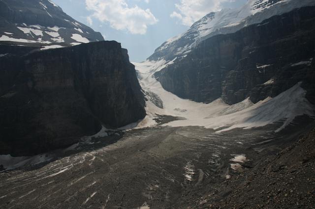 IMG_2985.JPG - Near the end of the Plain-of-Six Glaciers trail.