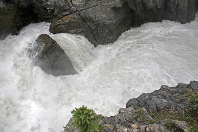 IMG_2552.JPG - Athabasca Falls.