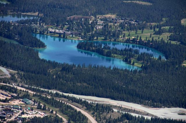 IMG_2766.JPG - Jasper's Lake Beauvert as viewed from top of Whistler's Mountain (200mm zoom).