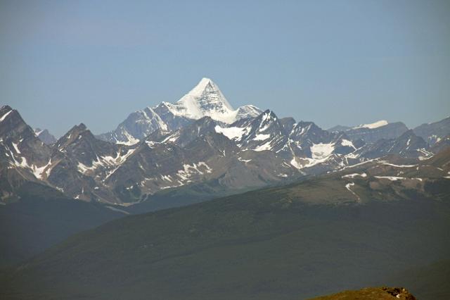 IMG_2784.JPG - View of Mt. Robson, the highest peak in the Canadian Rockies at 12972 feet, from top of Whister's Mountain.