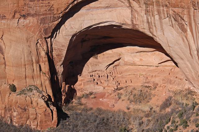 IMG_4326.JPG - Betatakin/Talastima cliff dwellings in the Navajo National Monument.