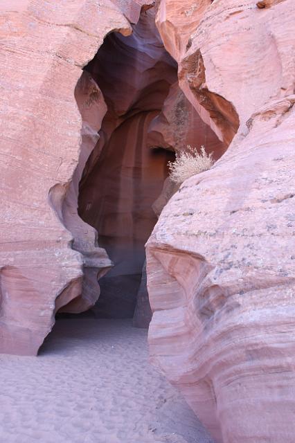 IMG_4422.JPG - Entering Antelope Canyon.