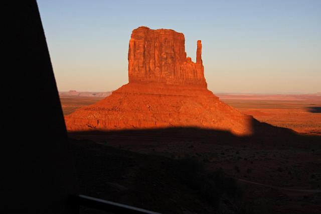 IMG_4110.JPG - A sunset view from our hotel balcony.  We stayed at The View (www.monumentvalleyview.com), which is the only hotel in Monement Valley.