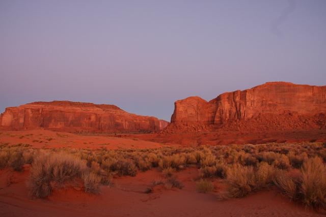 IMG_4133.JPG - Dawn in Monument Valley.