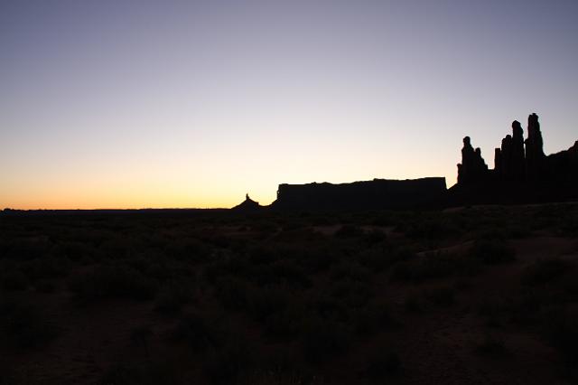 IMG_4144.JPG - Sunrise in Monument Valley.