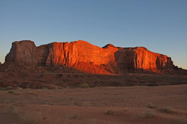 IMG_4154.JPG - Sunrise in Monument Valley.