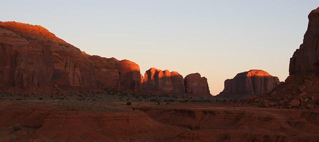 IMG_4156.JPG - Sunrise in Monument Valley.