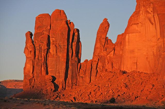 IMG_4184.JPG - Sunrise in Monument Valley.