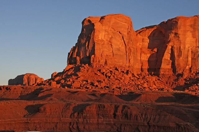 IMG_4187.JPG - Sunrise in Monument Valley.