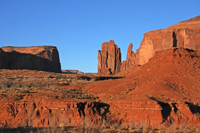 IMG_4196.JPG - Sunrise in Monument Valley.