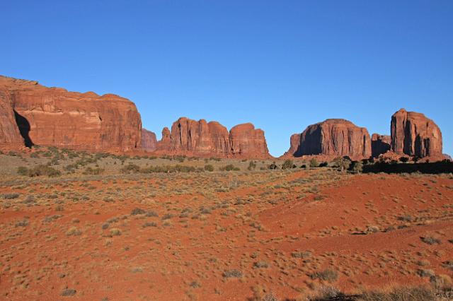 IMG_4230.JPG - Sunrise in Monument Valley.