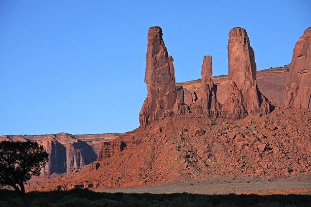 IMG_4275.JPG - The "three sisters".