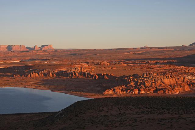 IMG_4356.JPG - Lake Powell sunset from Waheap lookout.