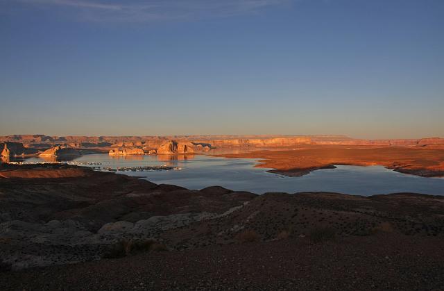 IMG_4368.JPG - Lake Powell sunset from Waheap lookout.