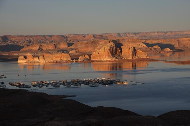 IMG_4371.JPG - Lake Powell sunset from Waheap lookout.
