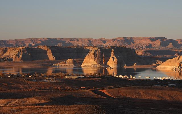 IMG_4374.JPG - Lake Powell sunset from Waheap lookout.
