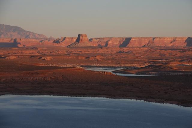 IMG_4379.JPG - Lake Powell sunset from Waheap lookout.