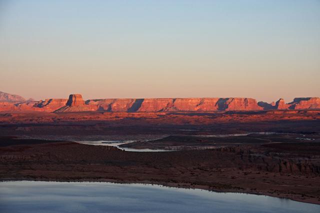 IMG_4392.JPG - Lake Powell sunset from Waheap lookout.
