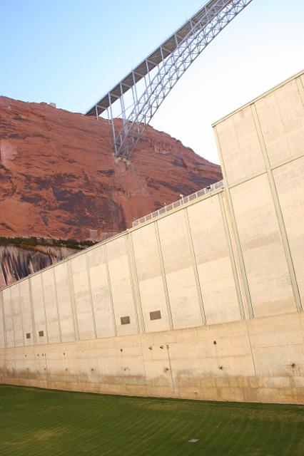IMG_4405.JPG - Glen Canyon dam.