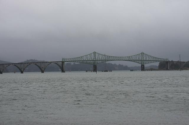 IMG_6363.JPG - A Conde de McCullaugh Memorial Bridge in Coos Bay, OR.