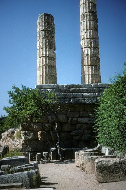 greece0041.jpg - Sanctuary of Apollo.