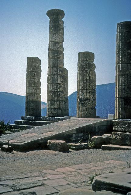 greece0042.jpg - Sanctuary of Apollo.