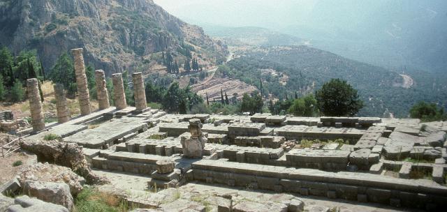 greece0045.jpg - Complete outline of the Sanctuary of Apollo.