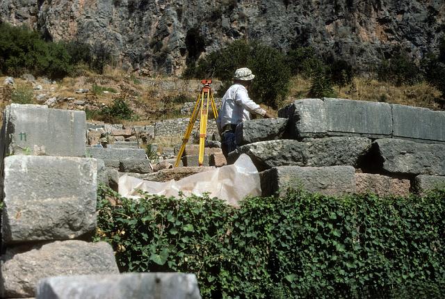 greece0046.jpg - Archeologist at work.