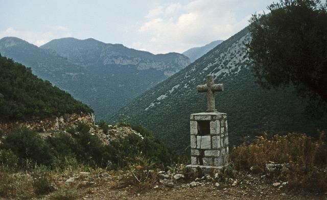 greece0168.jpg - Greek roads have many Iconostasi ("place for icons") to commemorate people who have had serious accidents at those spots.