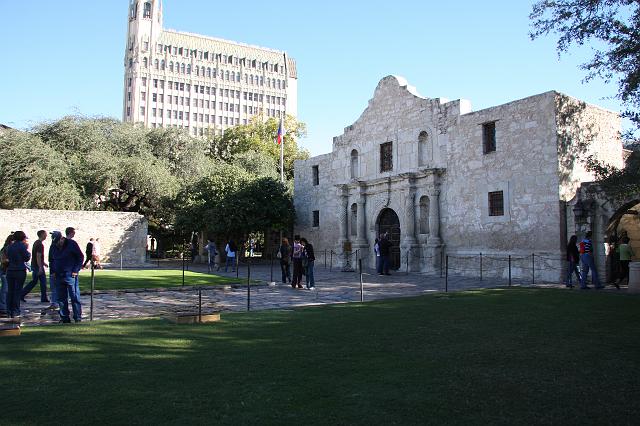 IMG_0636.jpg - The Alamo.