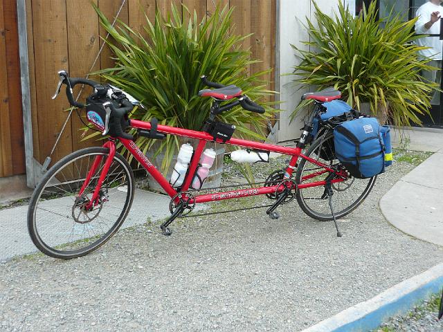 P1000190.JPG - Our rented tandem.  I'll be hesitant to rent a bike again for such a long trip... we had multiple issues with the rental.